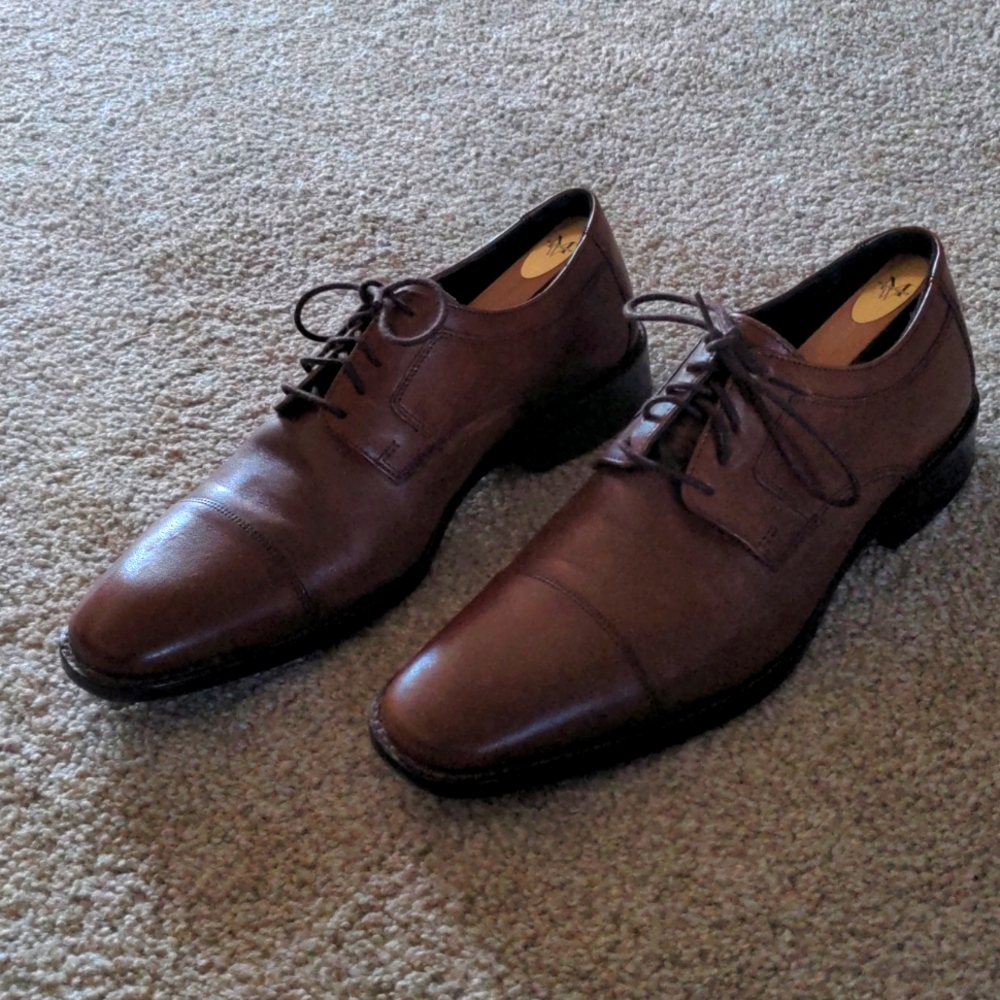 Men's dress shoes